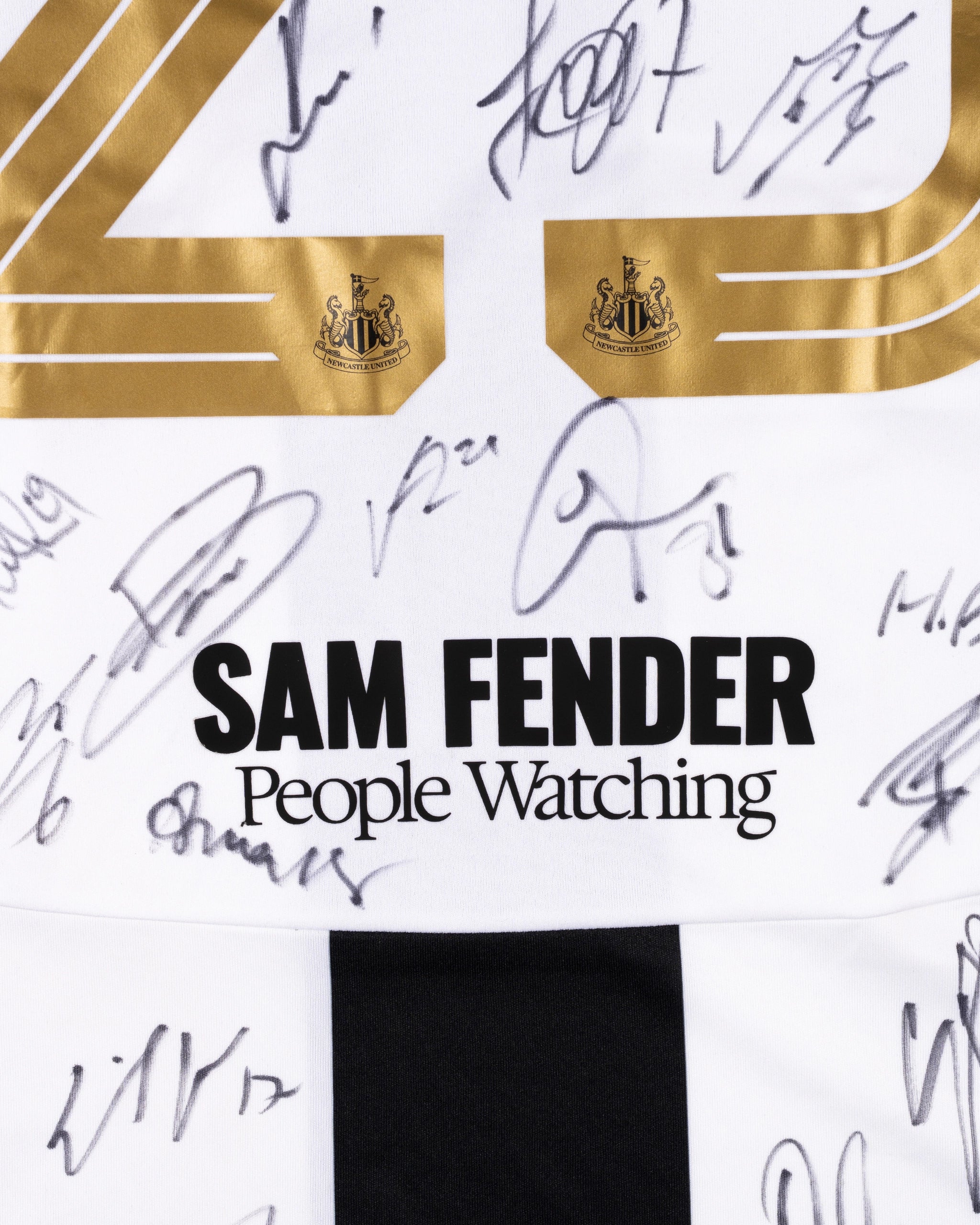 Newcastle United 24/25 Carabao Cup Winners - Squad Signed Shirt - Image 8