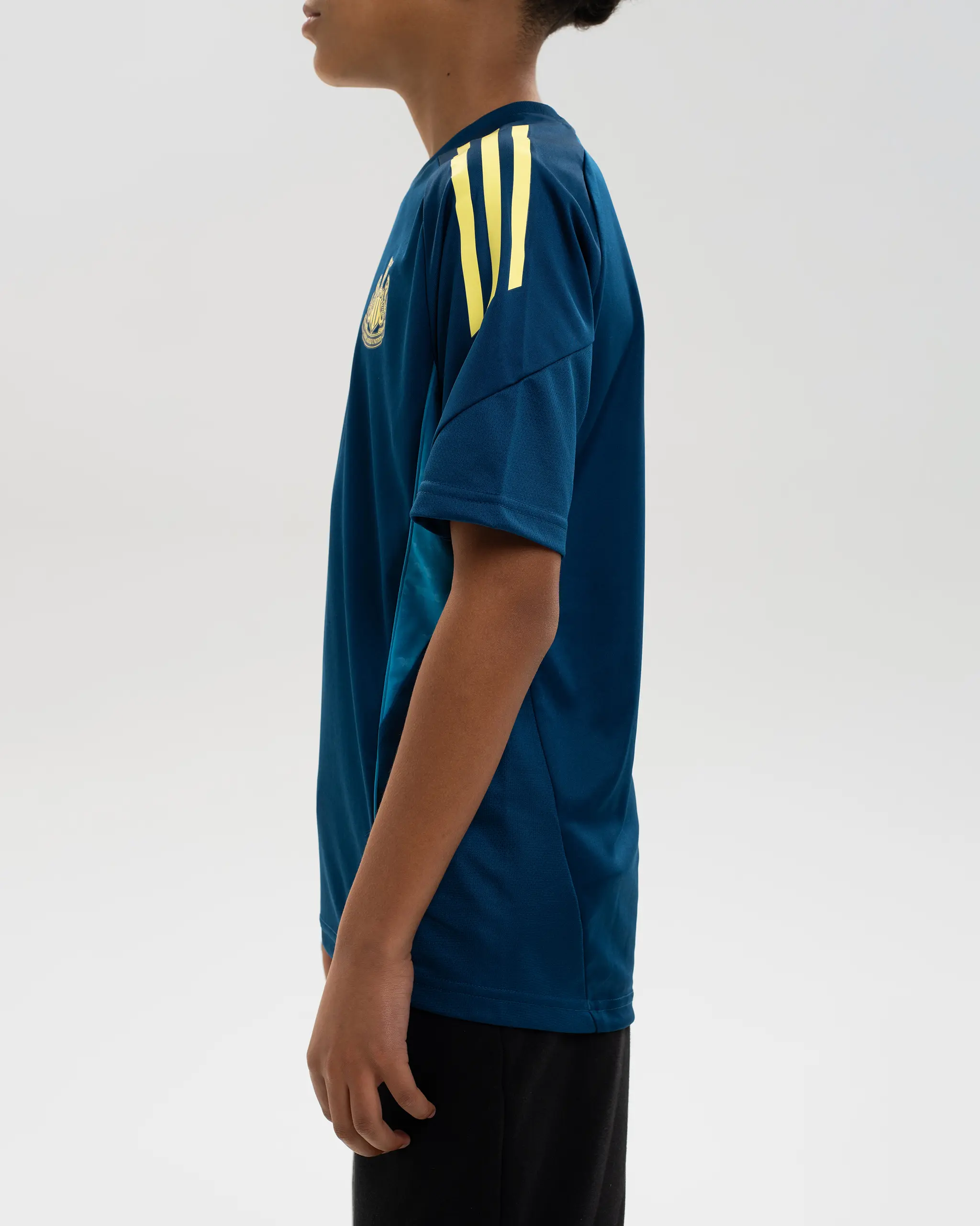 Newcastle United adidas 25/26 Coach's Range Kids' Training Shirt - Image 4