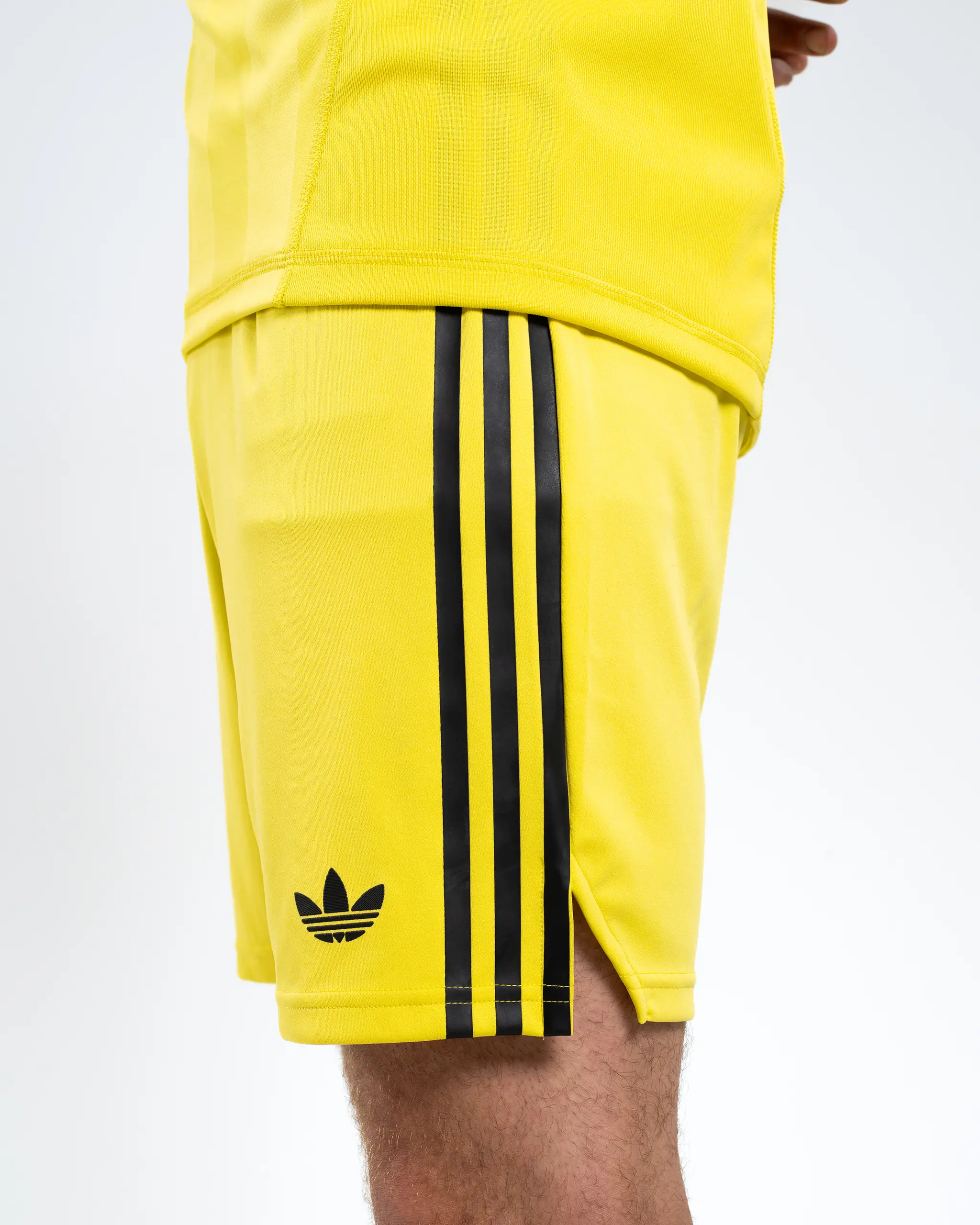 Newcastle United adidas 25/26 Trefoil Goalkeeper Shorts - Image 3