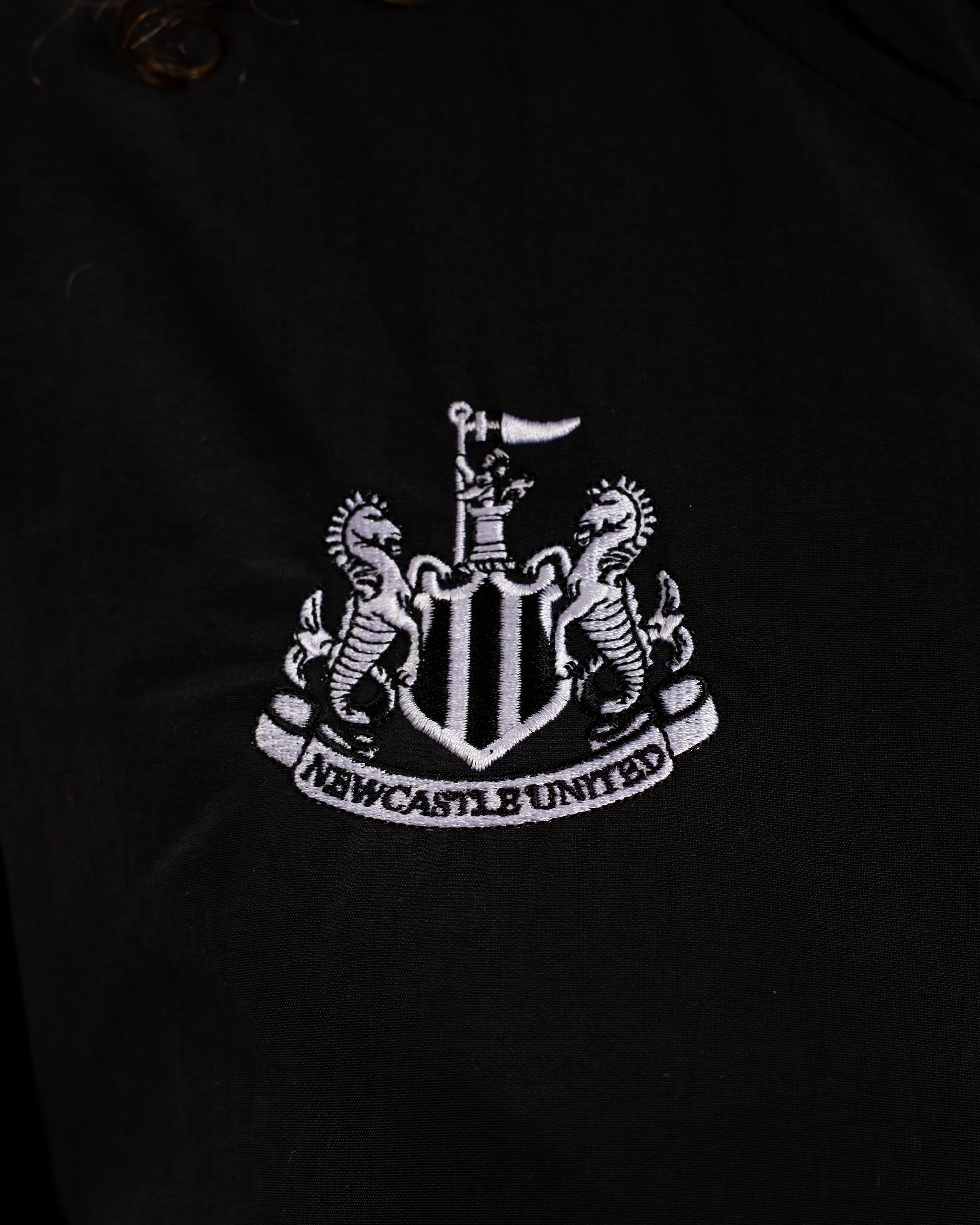 Newcastle United adidas Women's 3-Stripe Overhead 1/2 Zip Windbreaker Jacket - Image 8