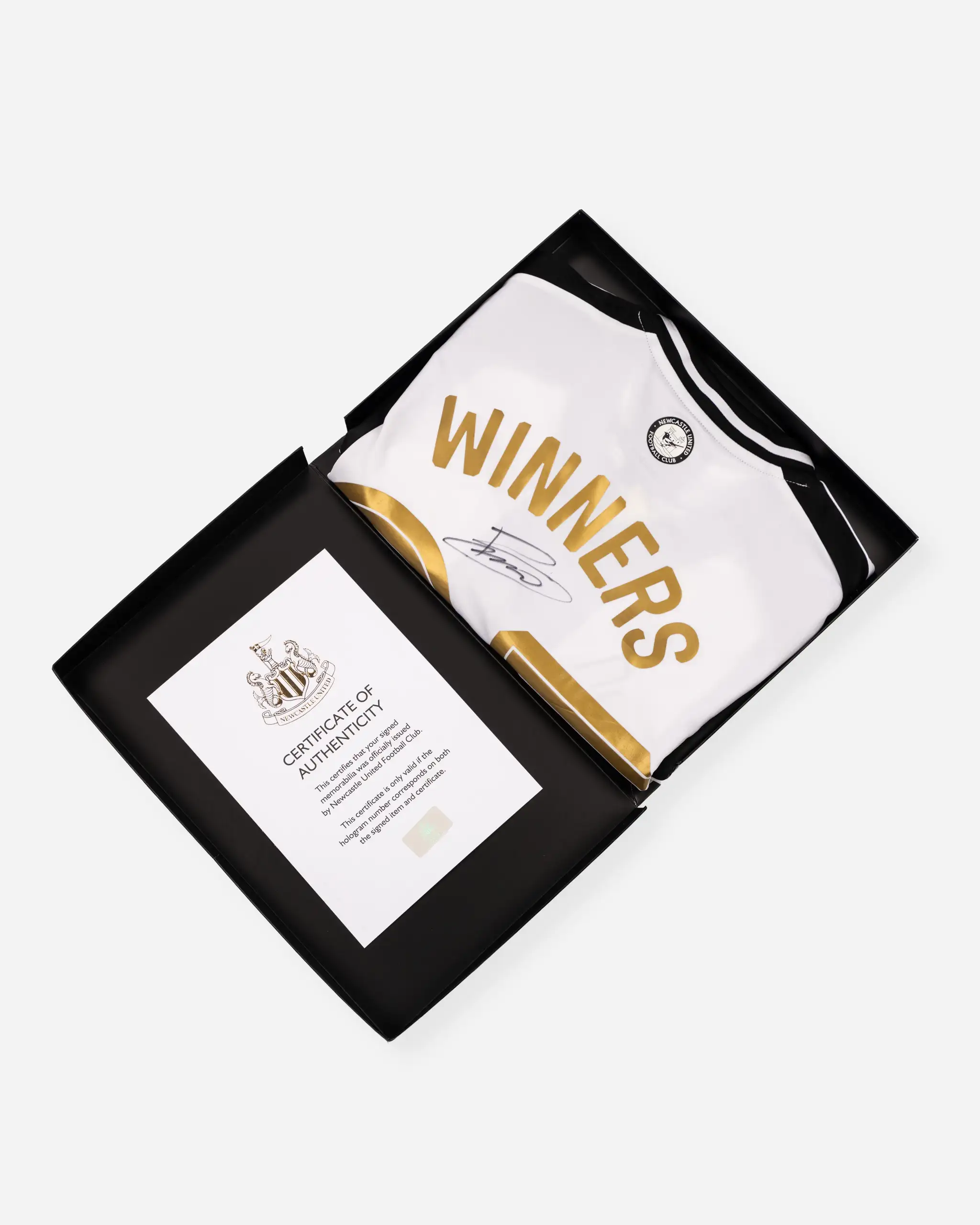 Newcastle United BRUNO G. 24/25 Boxed Signed Carabao Cup Winners Shirt - Image 6
