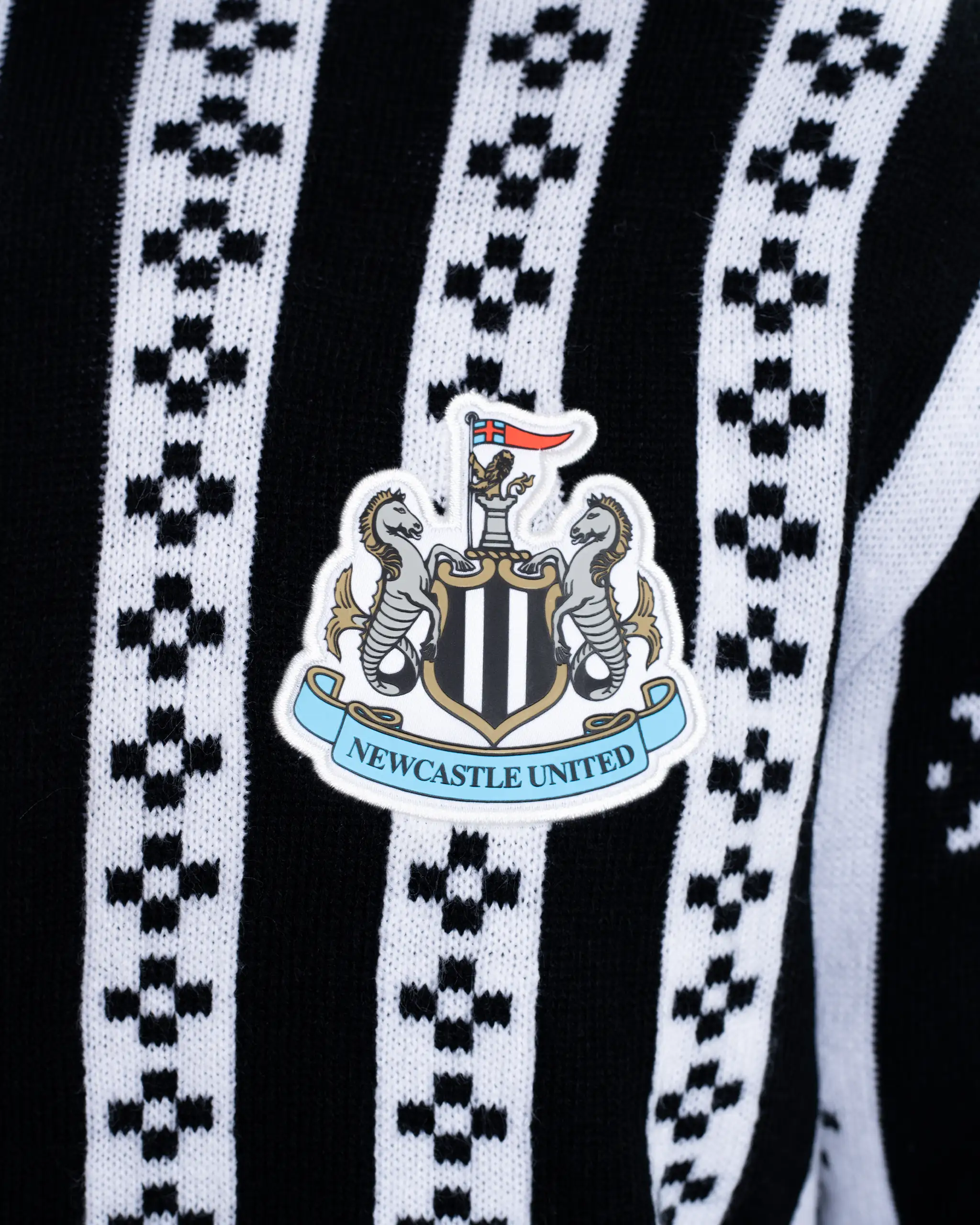 Newcastle United Christmas 1/4 Zip Jumper - Image 3
