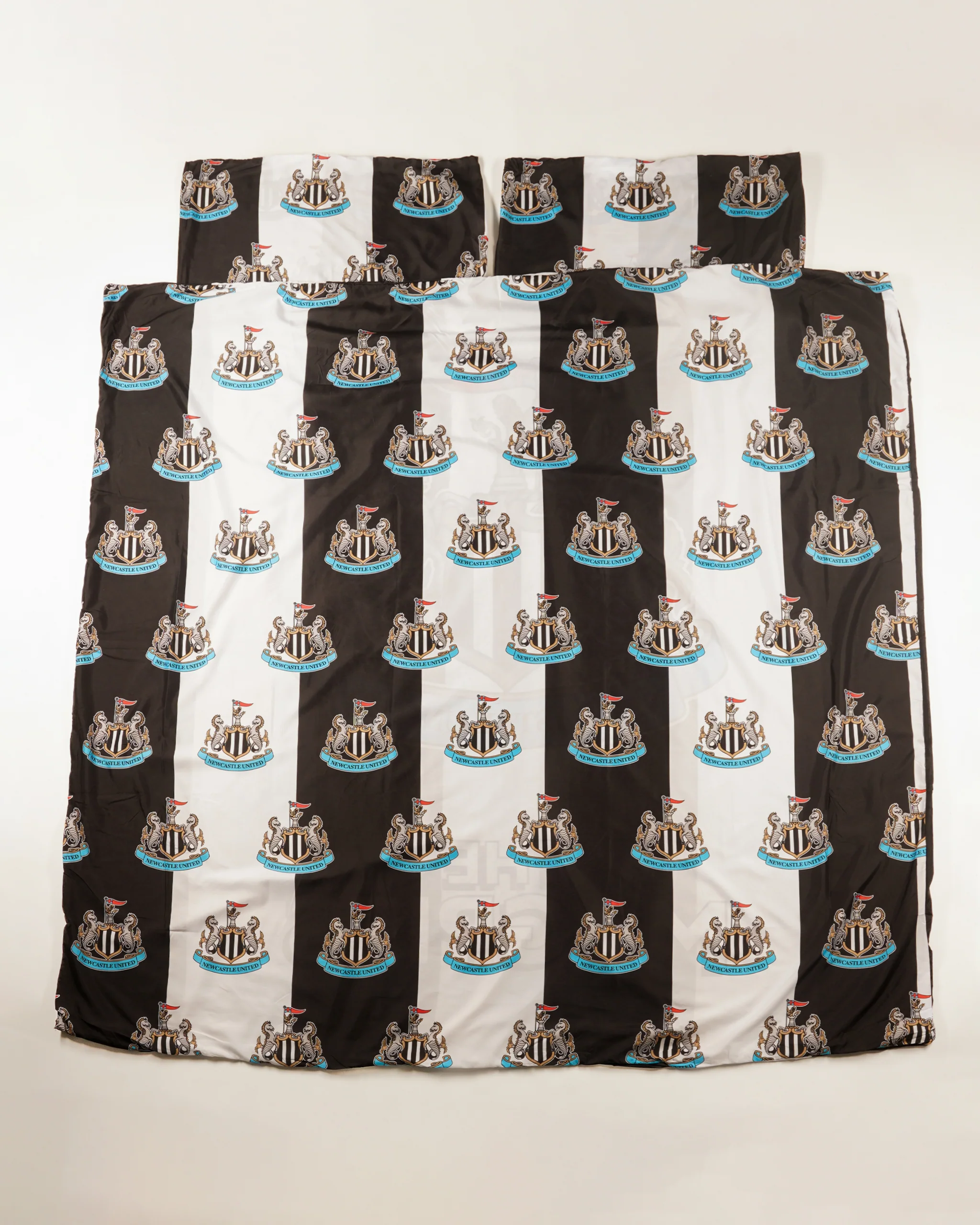 Newcastle United Double Duvet & Pillows Set - Image 4