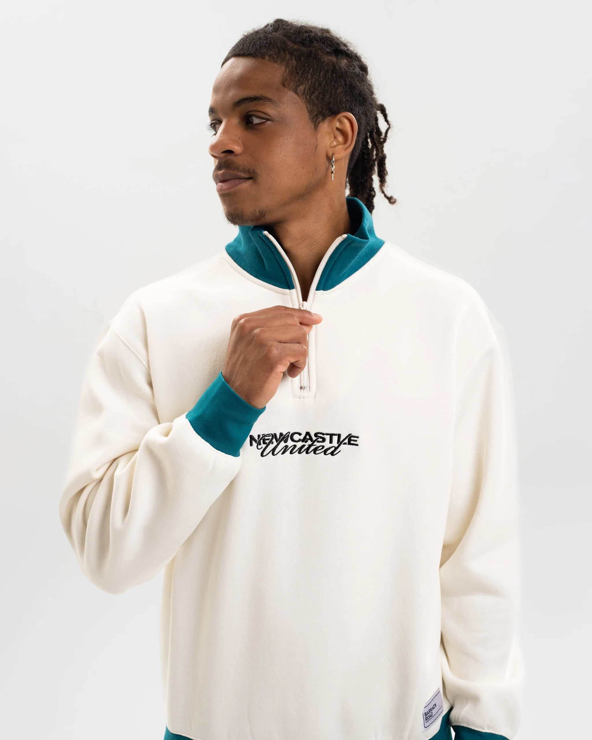 Newcastle United Graphic Off-White Contrast Quarter Zip Sweater - Image 5