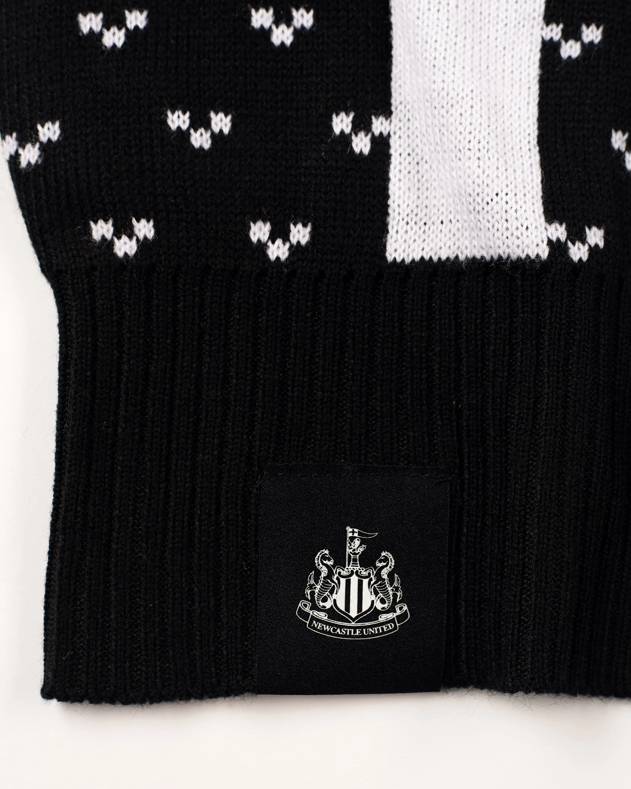 Newcastle United Howay The Lasses Kids' Christmas Jumper - Image 5