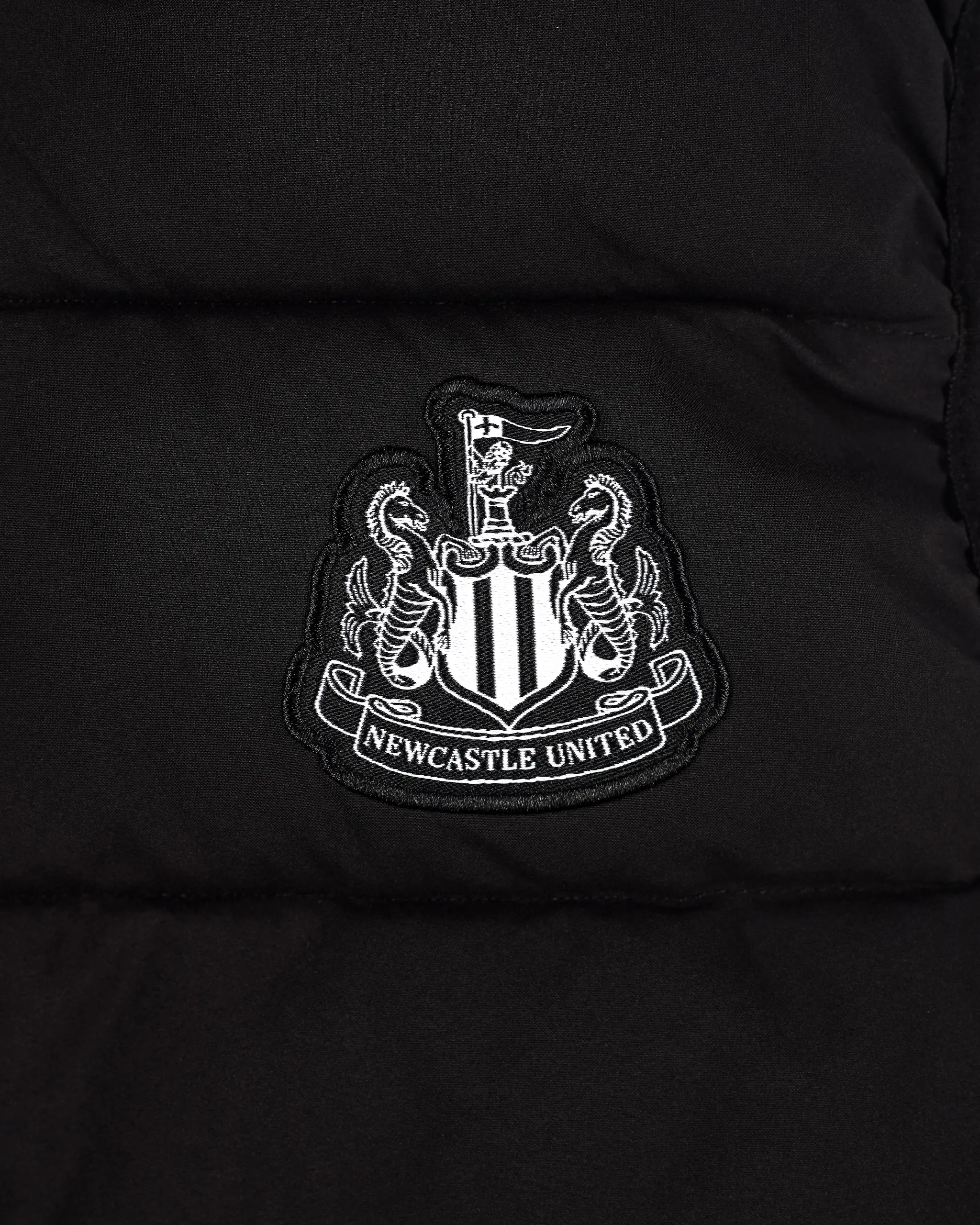 Newcastle United Kids' Black Hybrid Gilet - Image 5
