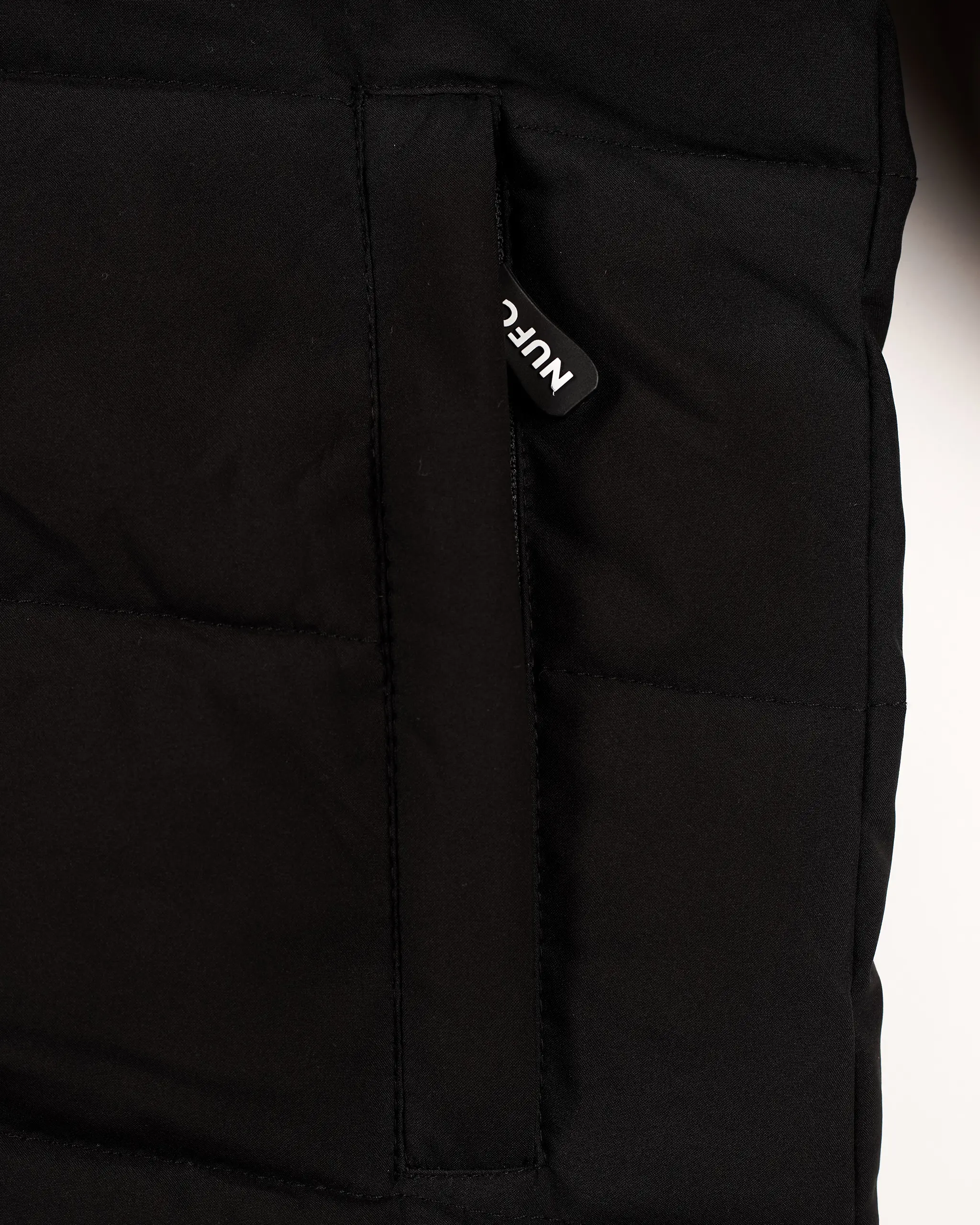 Newcastle United Kids' Black Puffer Jacket - Image 7