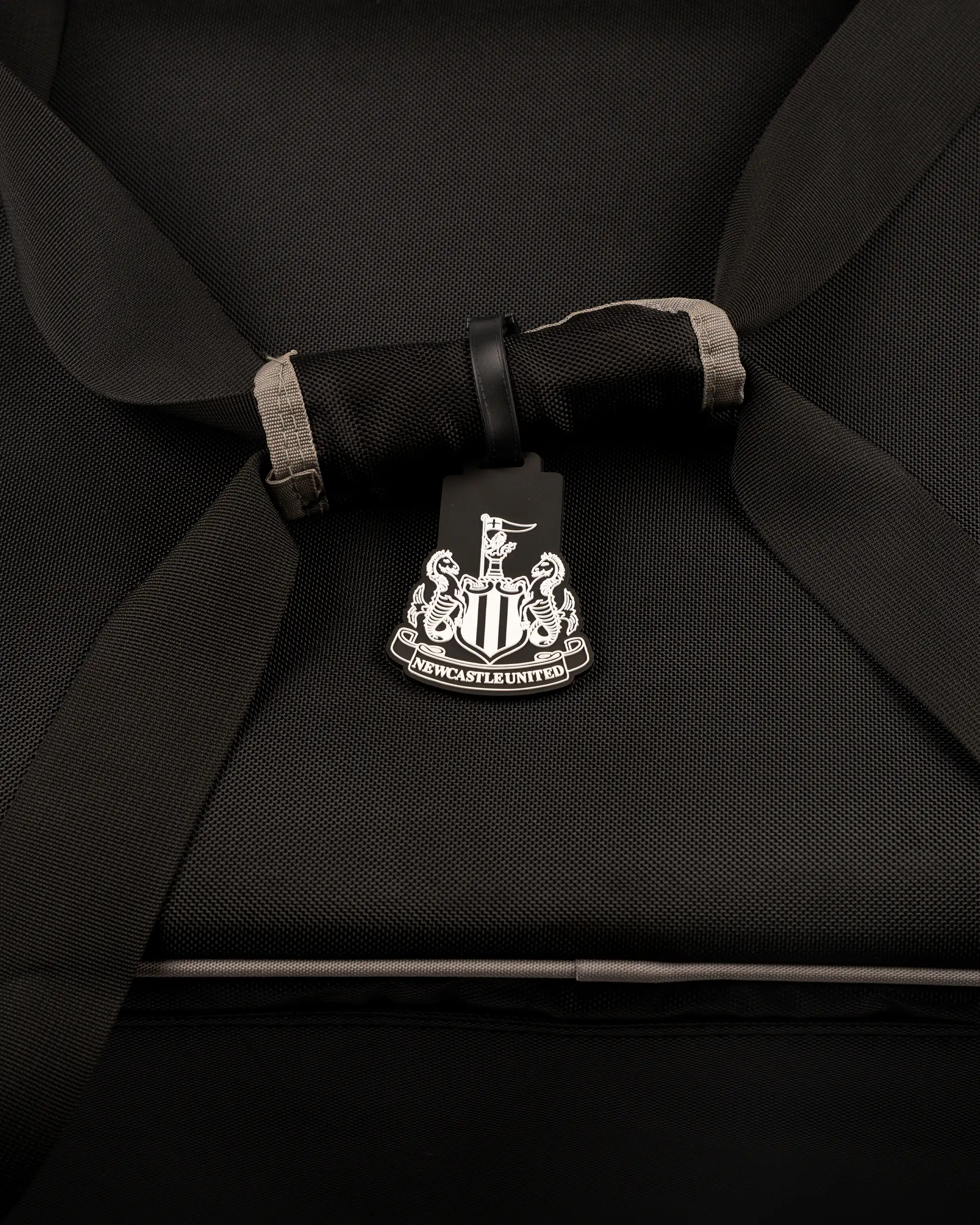 Newcastle United Luggage Tag & Eye Mask Travel Set - Image 7