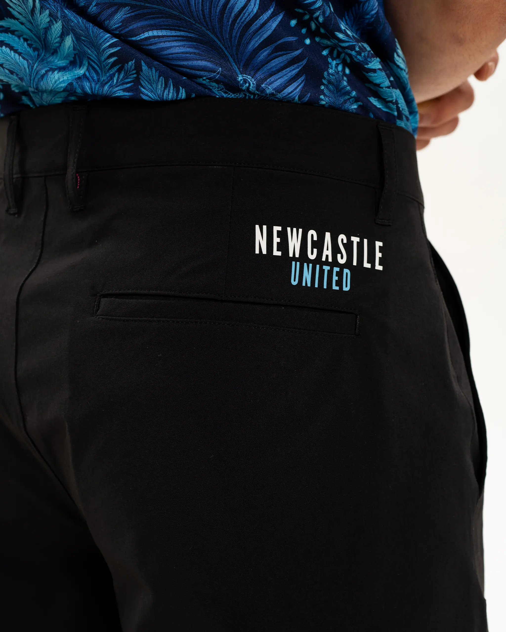 Newcastle United Men's Black Shorts - Image 6