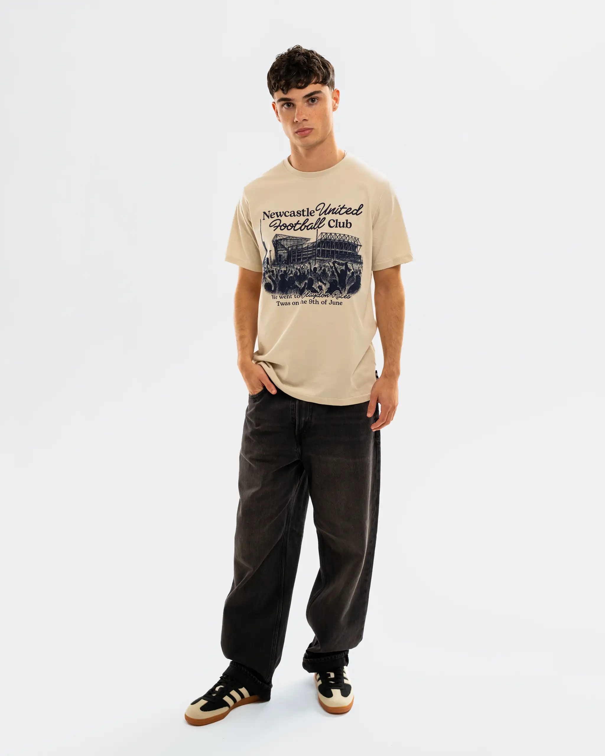 Newcastle United Men's Blaydon Races Sand T-Shirt - Image 5