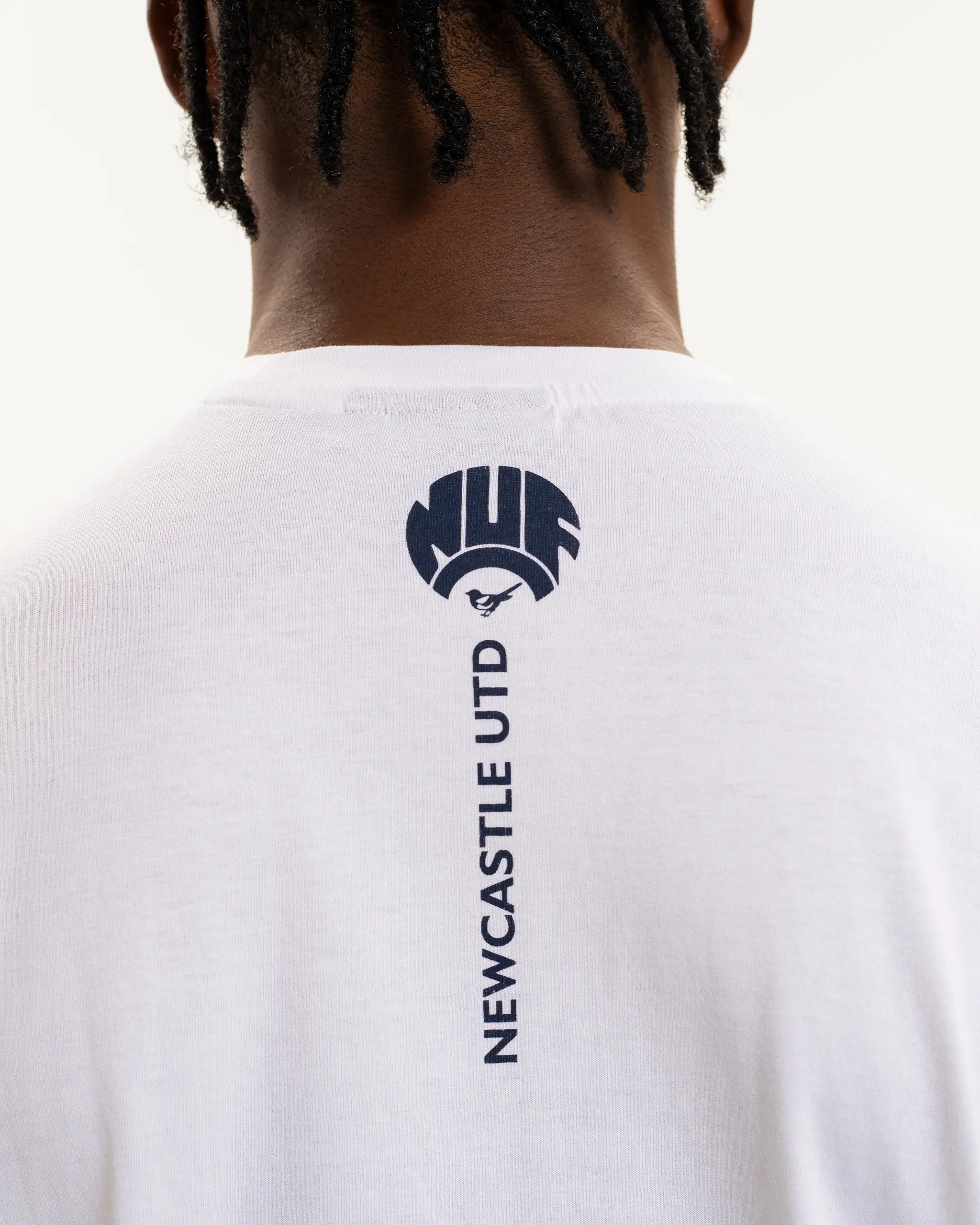 Newcastle United Men's Blue Retro Crest T-Shirt - Image 5