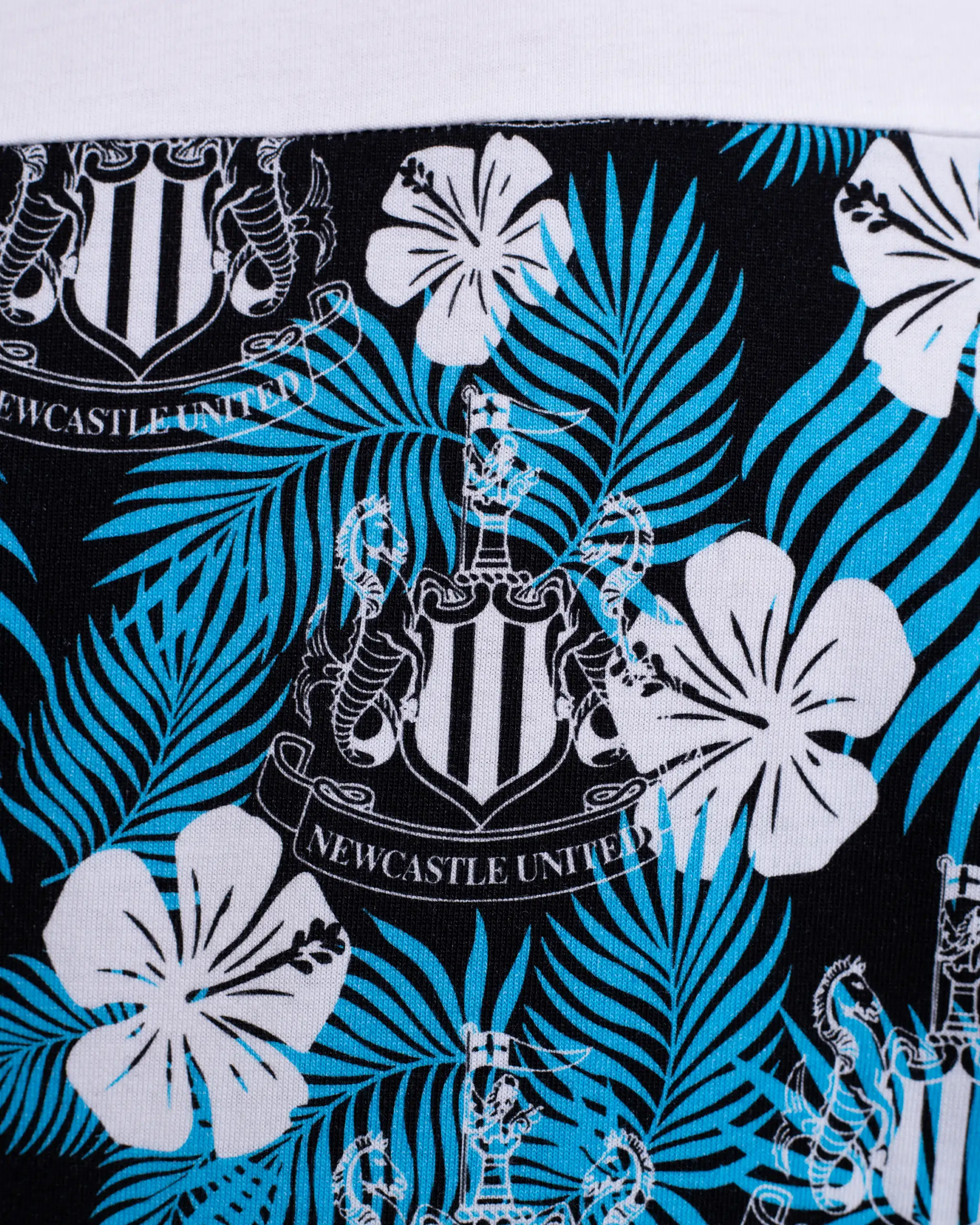 Newcastle United Men's White & Blue Holiday T-Shirt - Image 2
