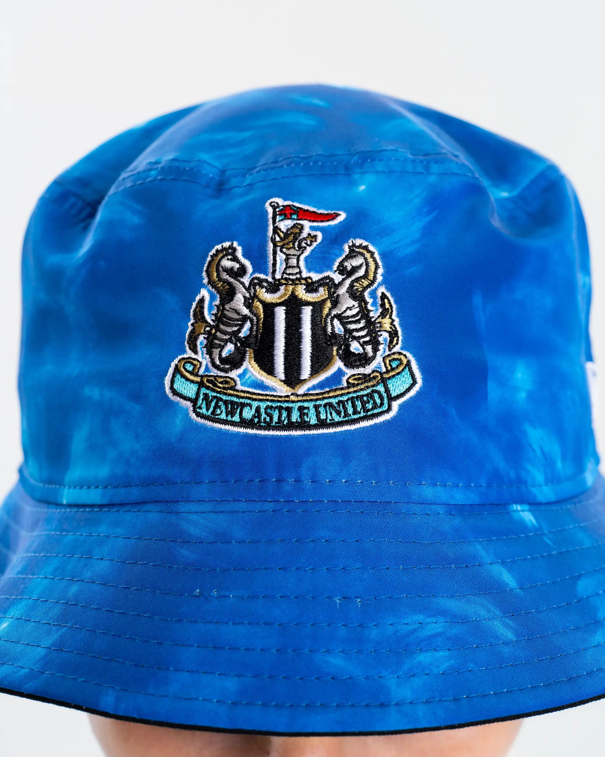 Newcastle United New Era 1993-97 Away Shirt Blue Bucket Hat - Image 3