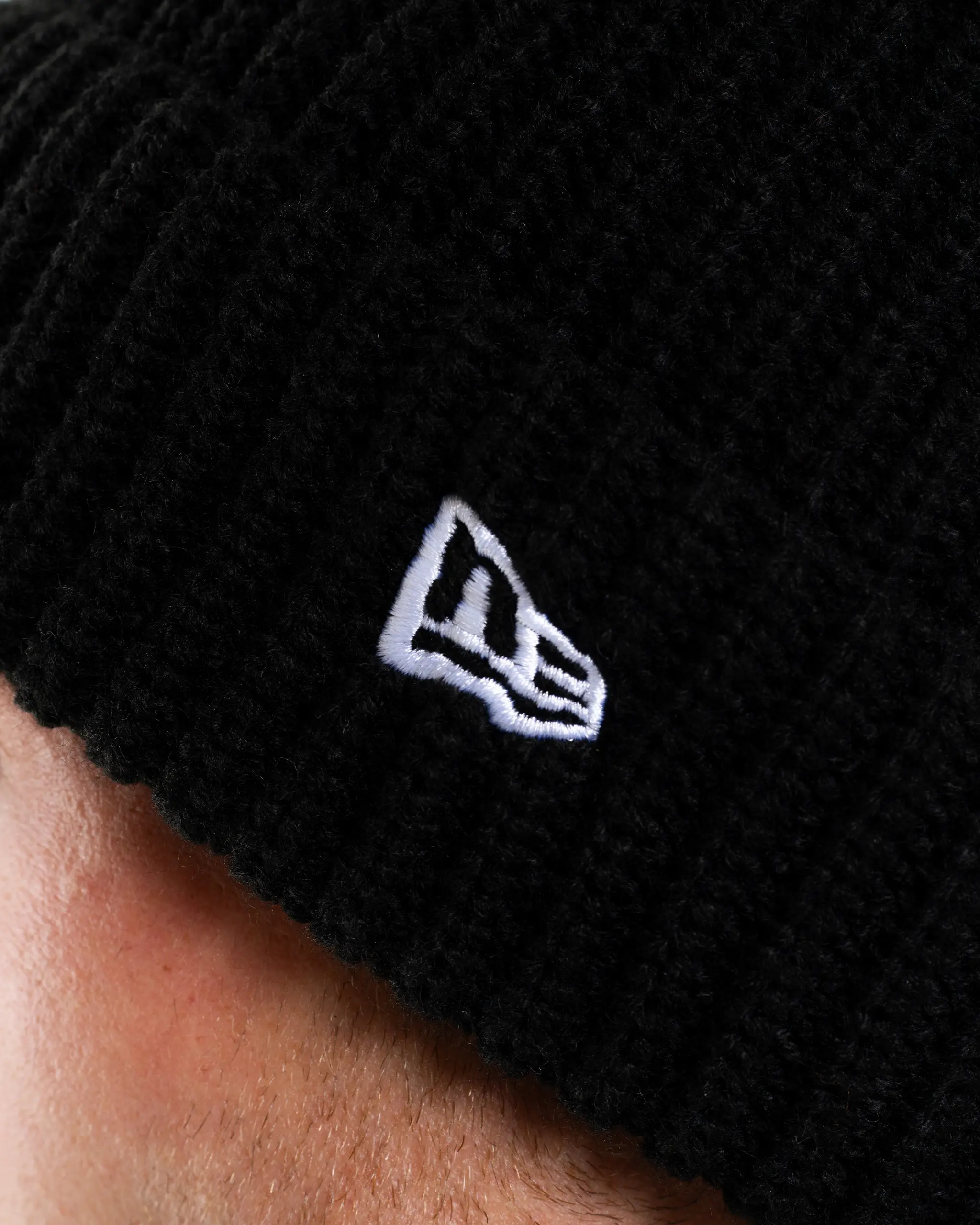 Newcastle United New Era Black Woven Label Beanie - Image 3