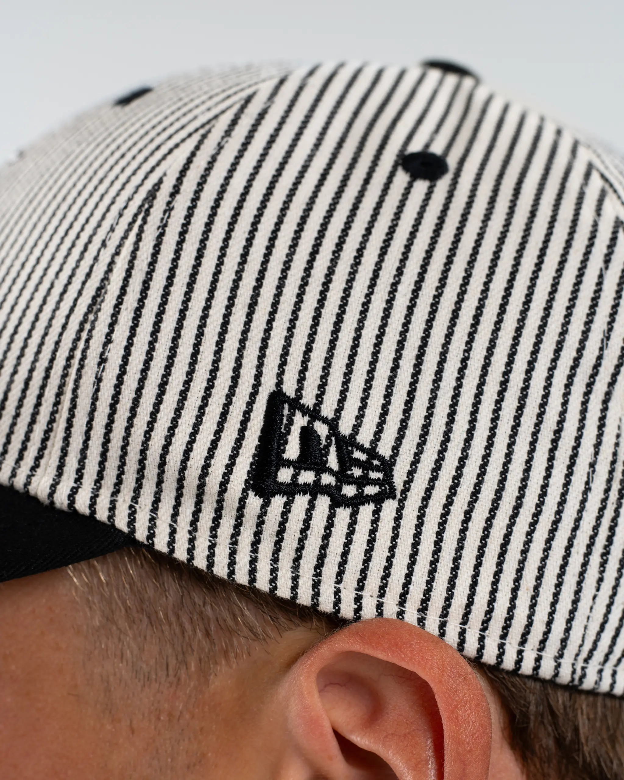 Newcastle United New Era Pinstripe 9FORTY Adjustable Cap - Image 4