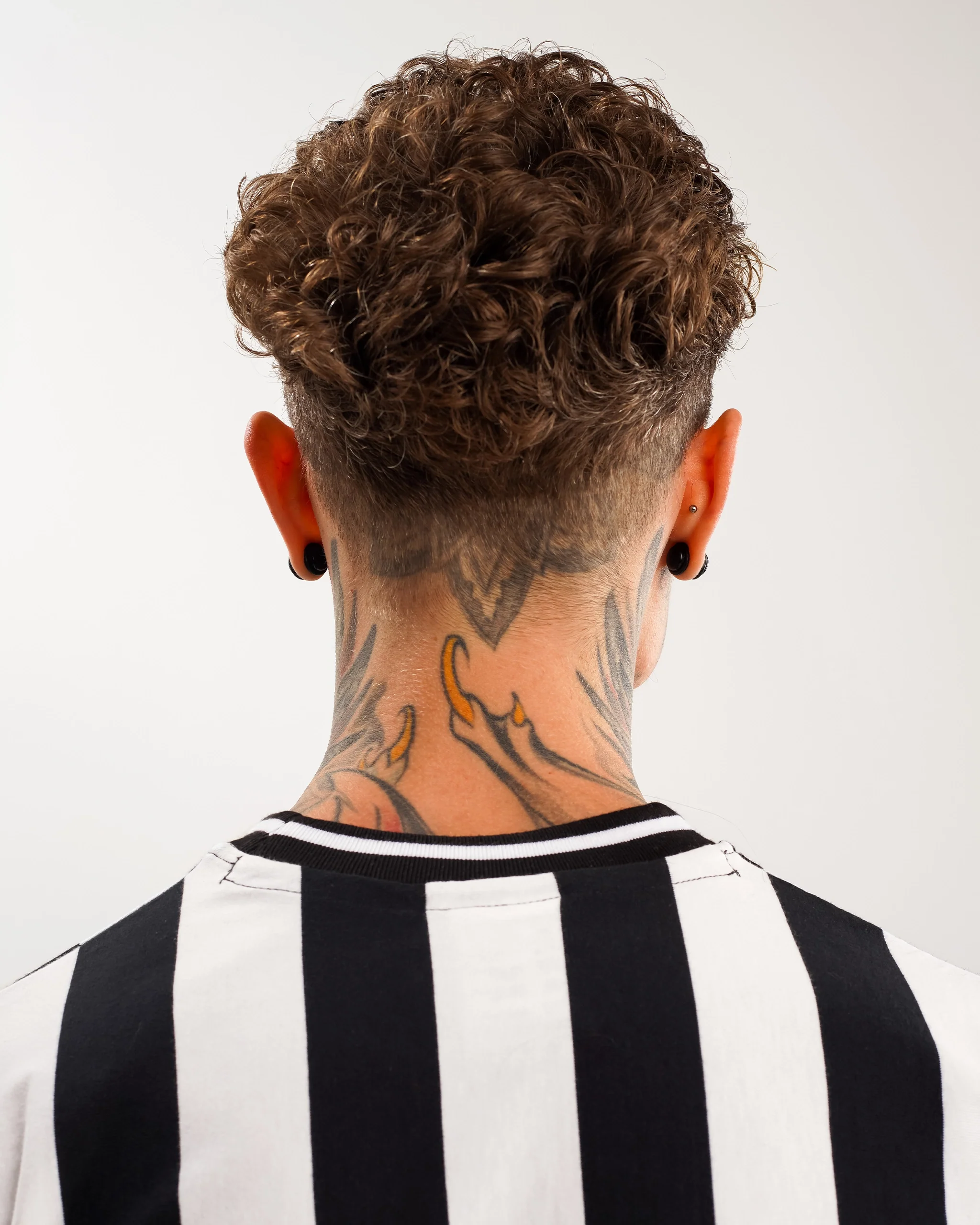 Newcastle United Retro 1974 Home Shirt - Image 5