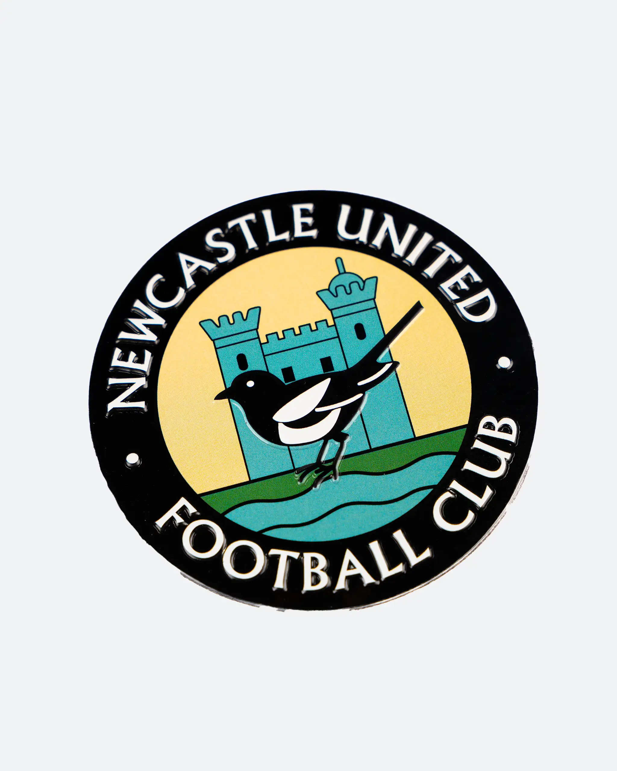 Newcastle United Retro Crest Magnet - Image 3