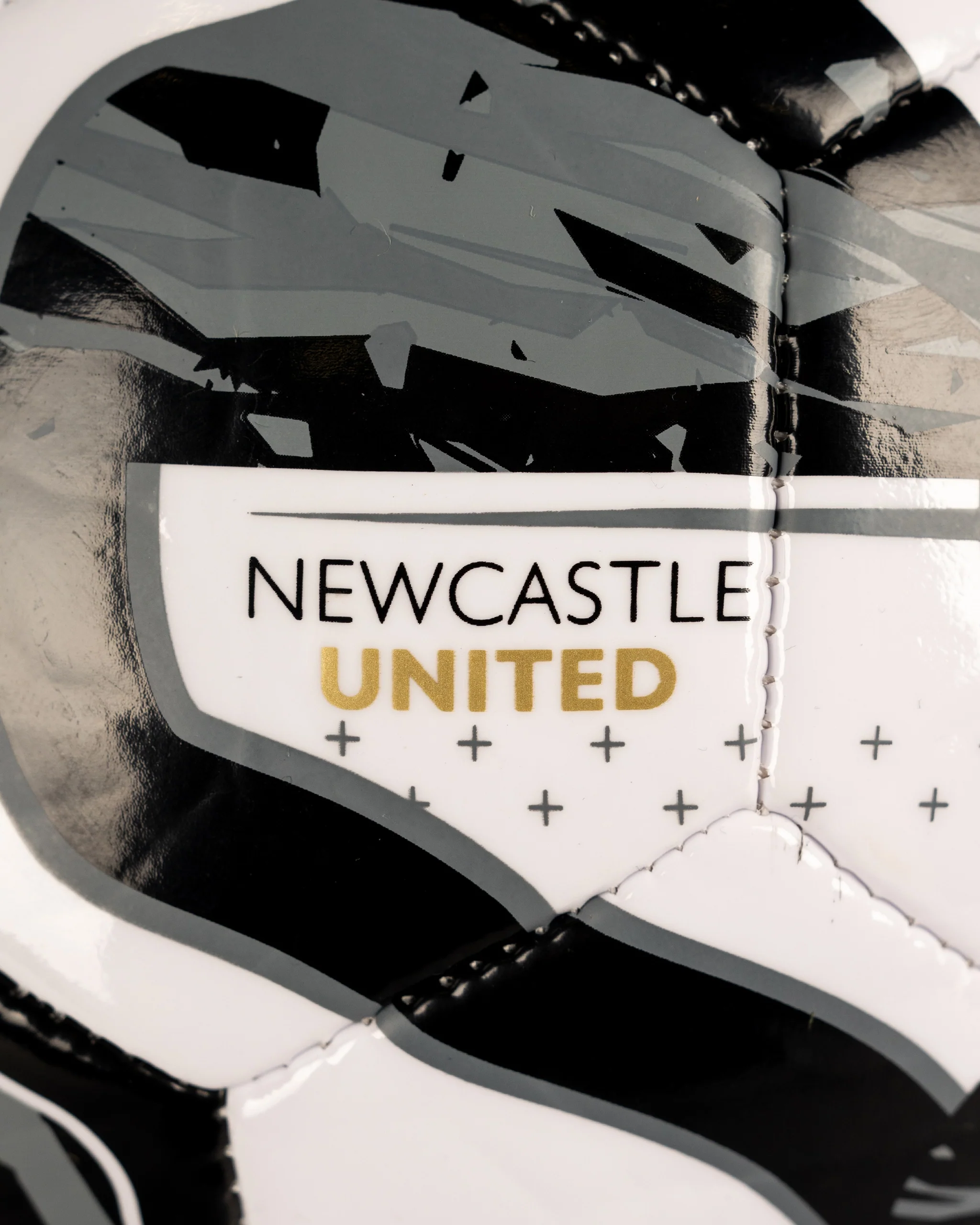Newcastle United Size 5 Tracer Football - Image 3