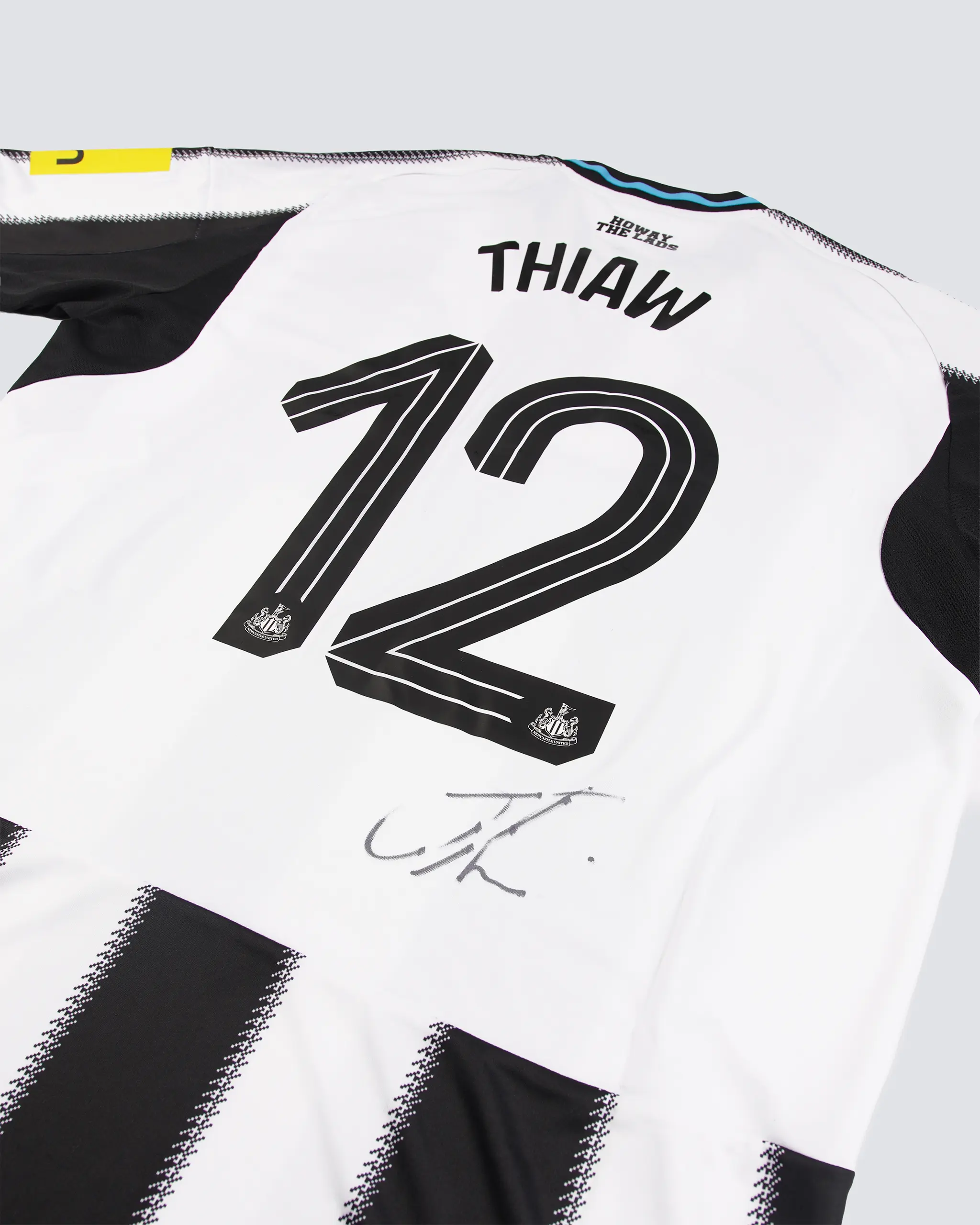 Newcastle United THIAW 25/26 Boxed Home Signed Shirt - Image 5