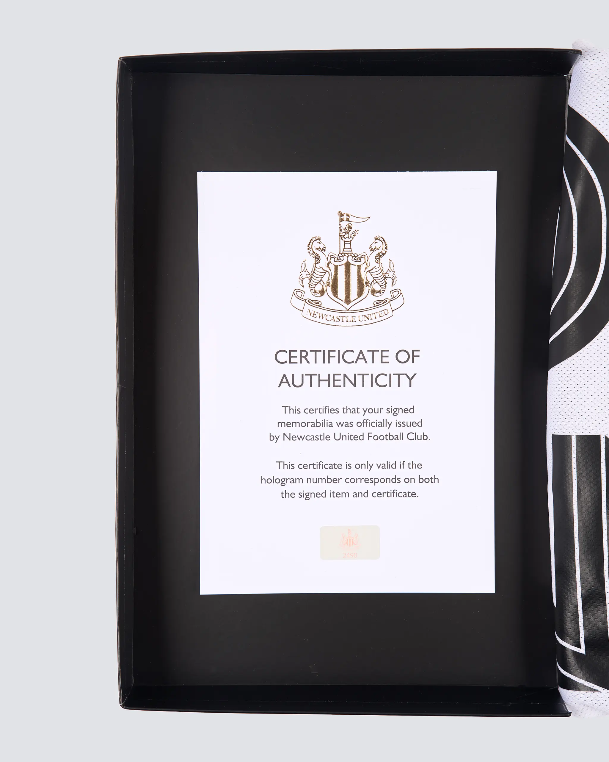Newcastle United WOLTEMADE 25/26 Boxed Signed Home Shirt - Image 3